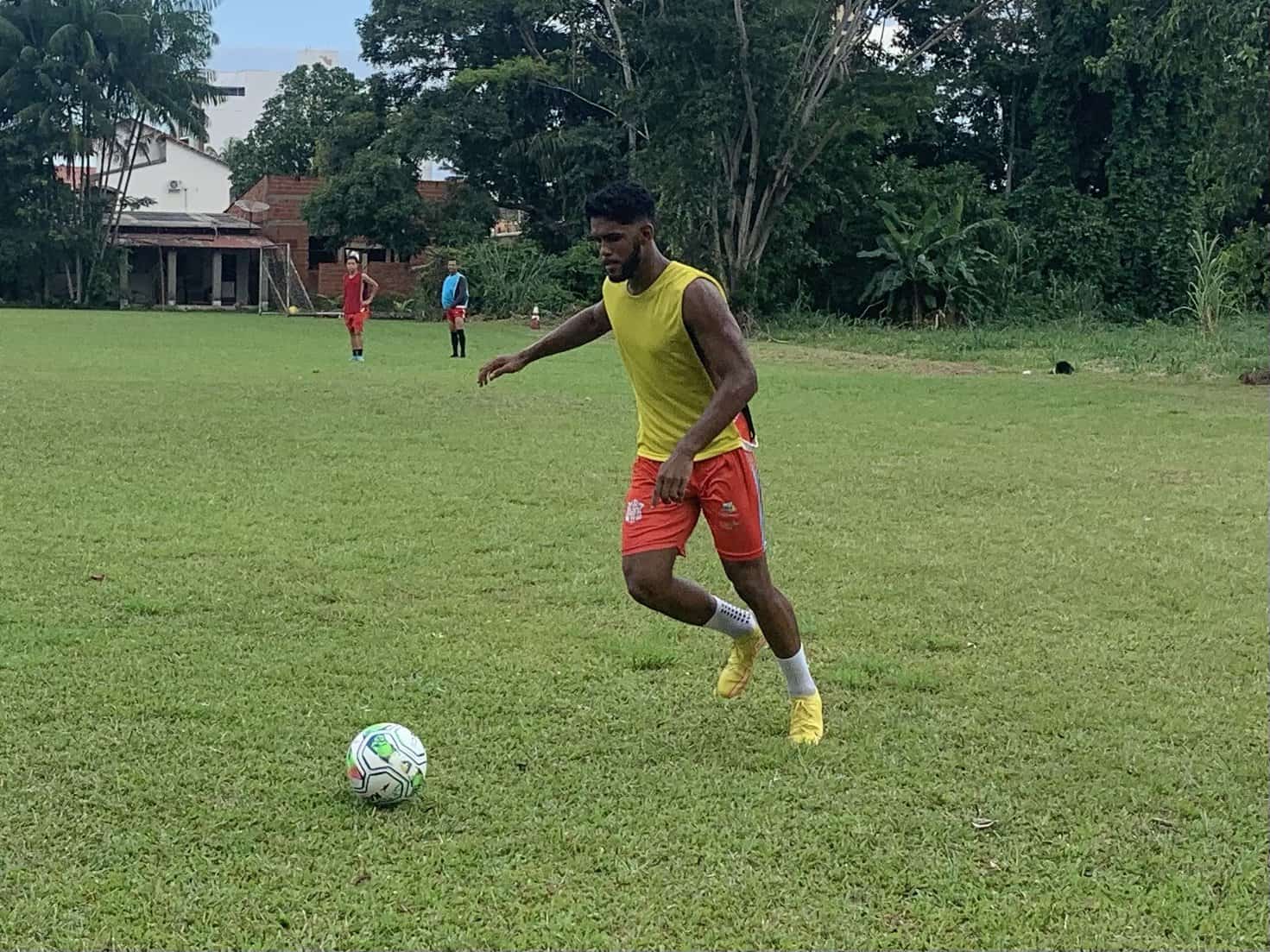 img_2170 O lateral Gabriel Willian participou do primeiro treinamento