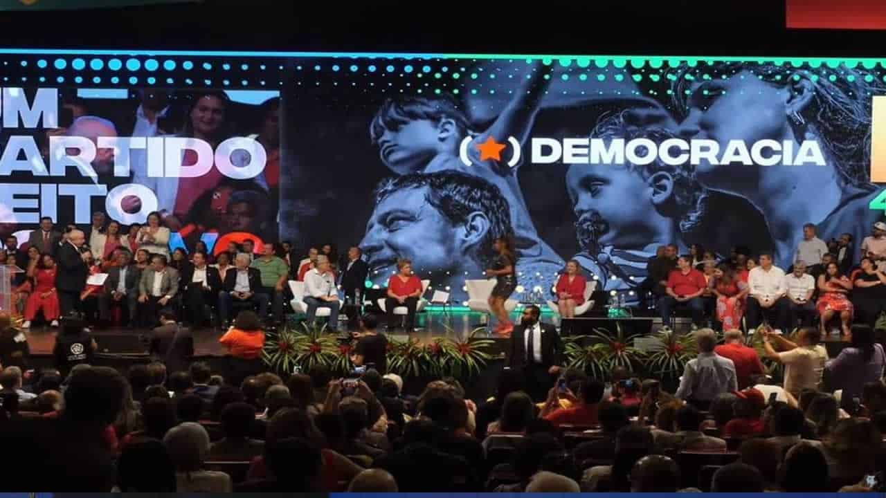 PT estima arrecadação de até R$ 1 milhão em jantar de aniversário com cerca de 700 pessoas