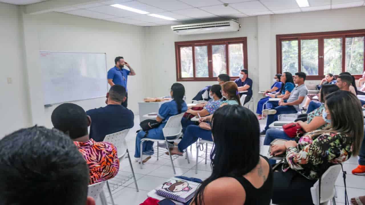 Equipe assitencial do mutirão de cirurgias na Fundhacre passa por capacitação