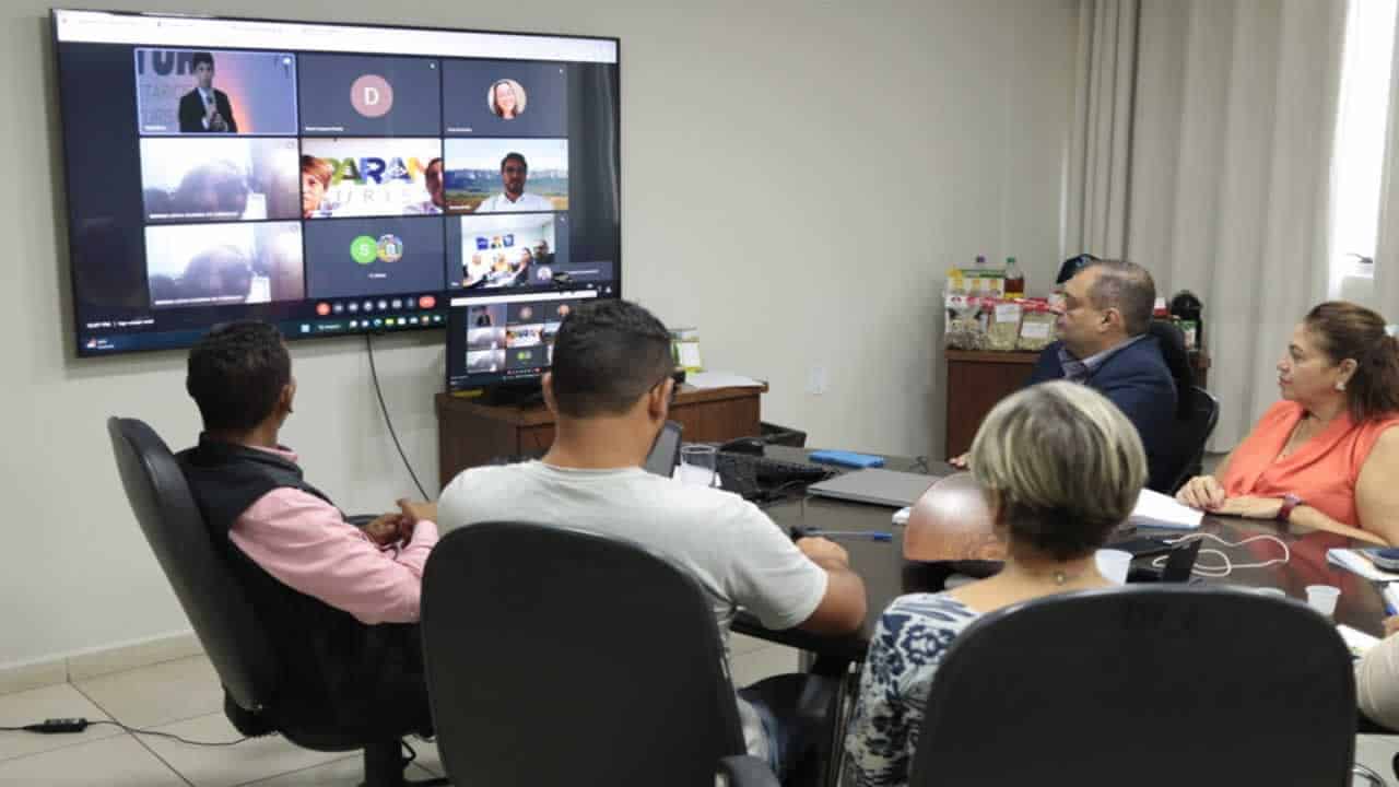 Por videoconferência, equipe técnica da Diretoria de Turismo da Seicetur participou dos debates junto ao secretário Assurbanipal Mesquita. Foto: Alice Leão/Seicetur