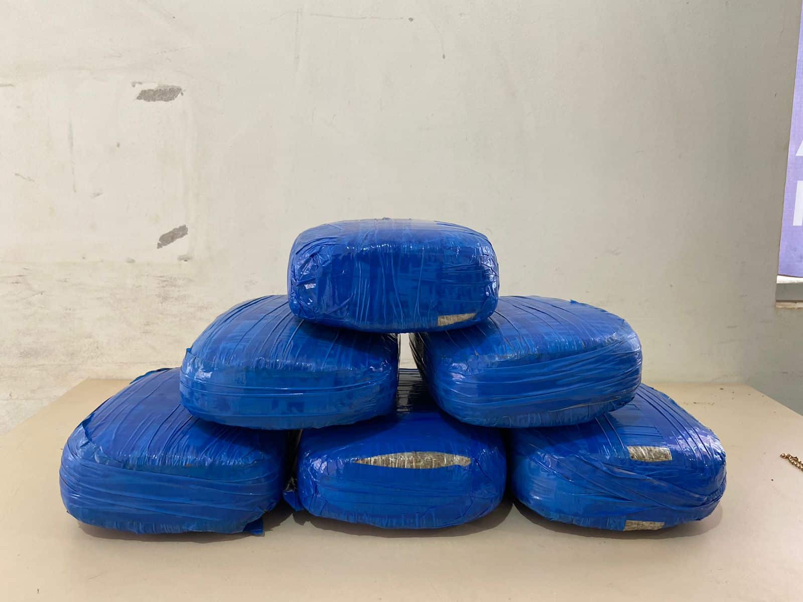 PM prende mulher com 6 kg de maconha em ônibus de Sena Madureira