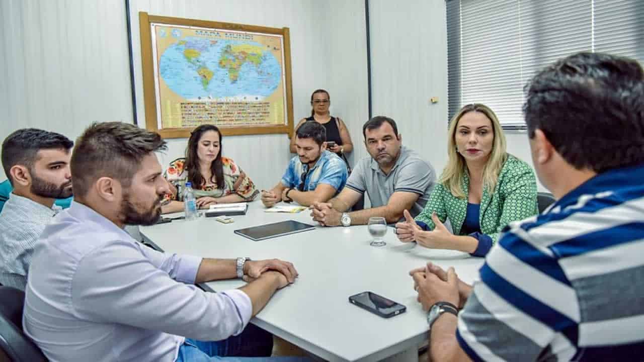 Em visita à Dom Porquito, equipe de governo ouve demandas e encaminha ações. Foto: Clemerson Ribeiro/Anac