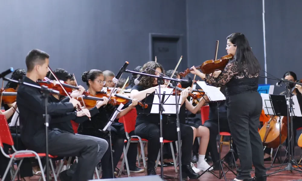 Estudantes da Escola de Música têm até segunda-feira (27) para fazer a rematrícula — Foto: Mardilson Gomes/SEE