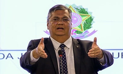 Brasília (DF) -16/02/2023 0 ministro da Justiça, Flávio Dino, acompanhando do diretor-geral da Polícia Federal, Andrei Rodrigues, durante coletiva