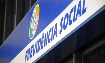 F104E12E-3090-42E9-9967-B91E63B97A93