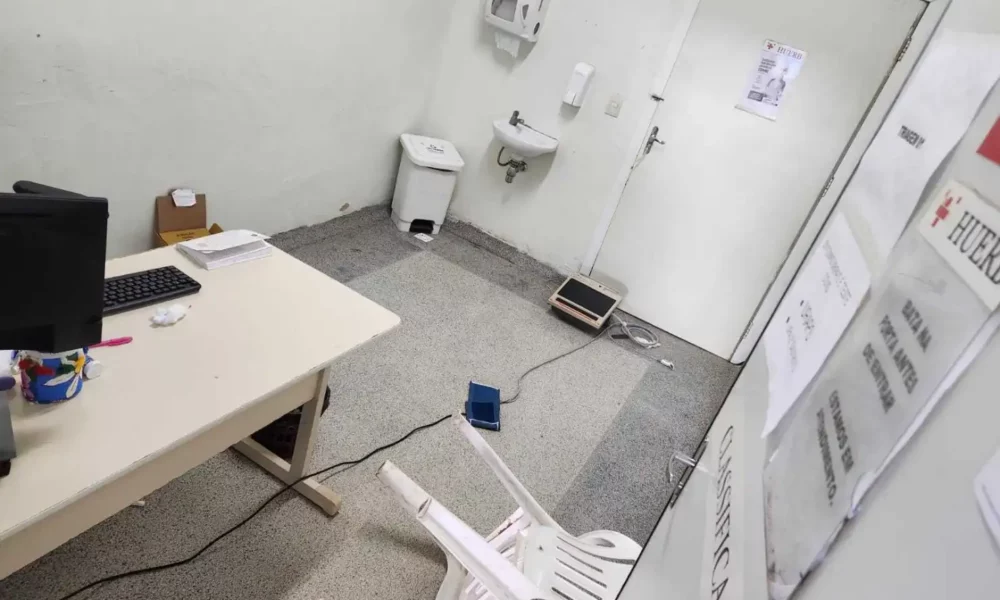 WhatsApp-Image-2023-02-22-at-14.16.51 Antônio Carlos Ferreira de Oliveira de 34 anos, foi preso em flagrante pelo crime de desacato e dano ao patrimônio público.