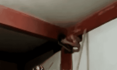 assaltante-amazonas-parede-reproducao-D24am Assaltante é preso após ‘entalar’ em parede de comércio durante furto no AM (Foto: Reprodução – Redes Sociais)