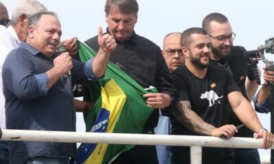 Pazuello ao lado de Bolsonaro em ato no Rio de Janeiro
23/5/2021 REUTERS