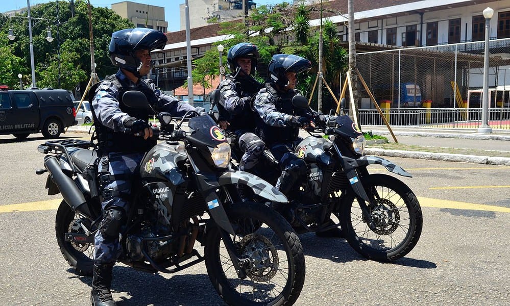 O esquema especial de segurança para as eleições no Rio começou na tarde de hoje (24), com a saída de equipes da polícia militar do Batalhão de Choque, no centro da capital fluminense (Tomaz Silva/Agência Brasil)