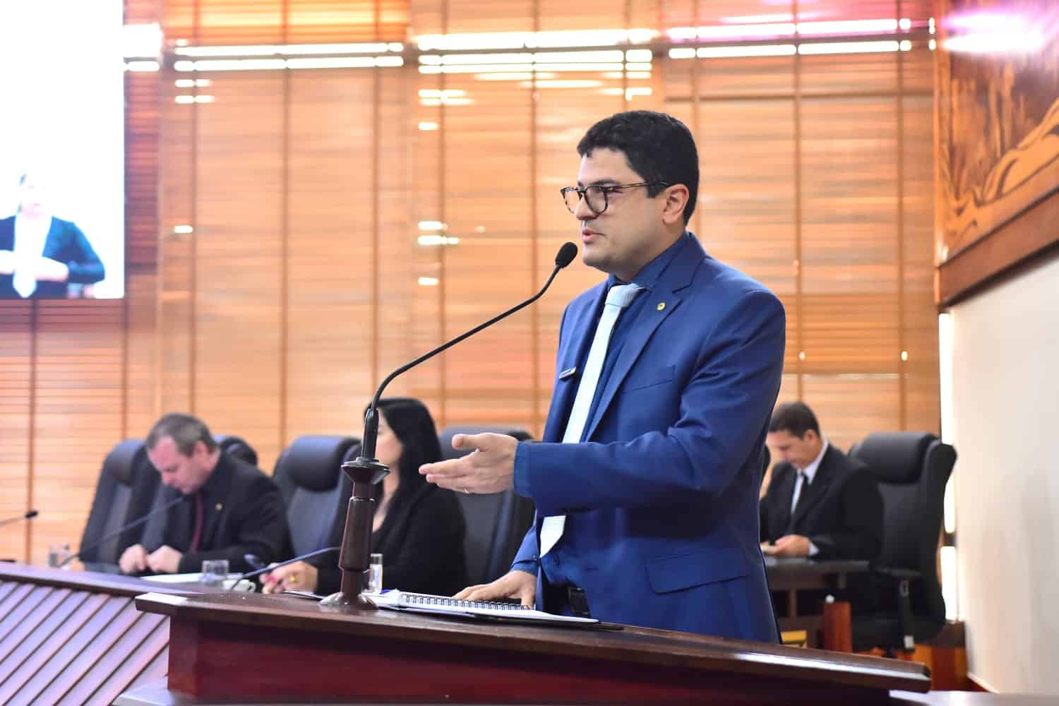 Eduardo Ribeiro se solidariza com cadastros de reserva