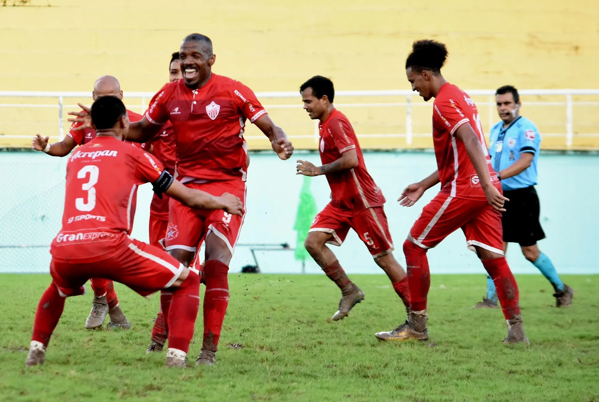 Rio Branco vence jogo de seis pontos  por 2 a 1 e fica pertinho da vaga no returno