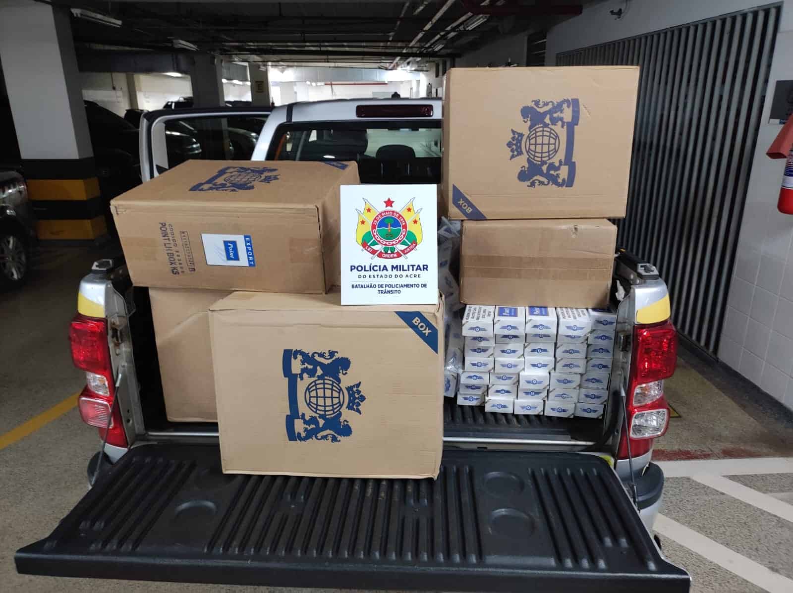 PM do Acre prende homem por contrabando de cigarros