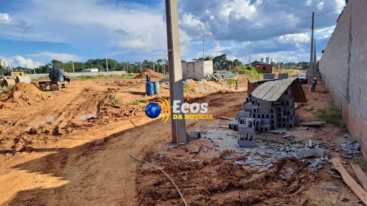 Idoso de 61 anos fica inconsciente ao cair de poste em Rio Branco