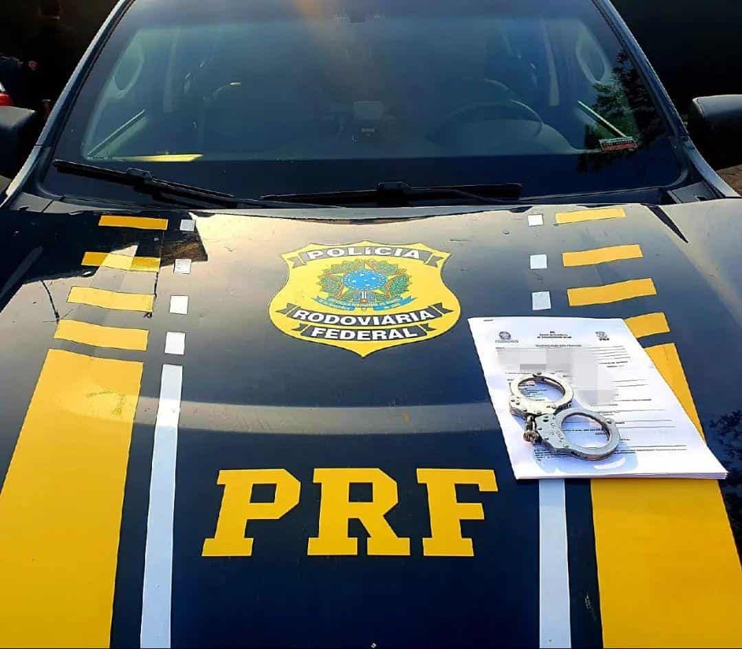 PRF Prende mulher com mandado de prisão em Rio branco-AC