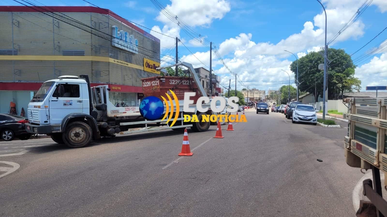 Vídeo: mulher quase é esmagada por caminhão na Estação Experimental