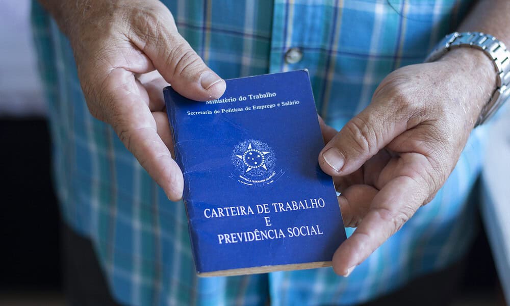 como-tirar-carteira-de-trabalho-scaled como-tirar-carteira-de-trabalho-scaled