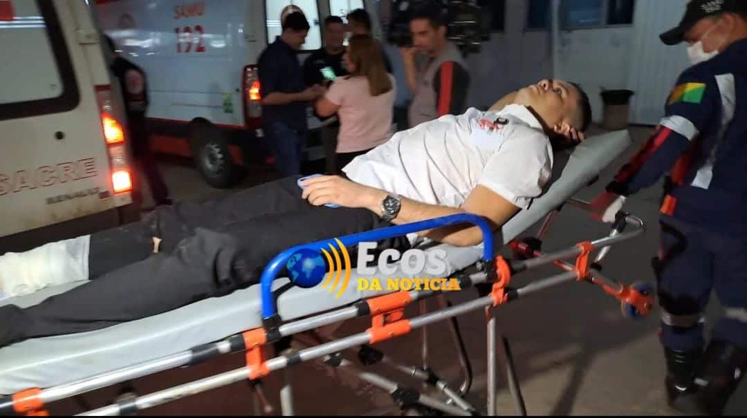 Homem de 29 anos fica ferido após colisão de carro e motocicleta