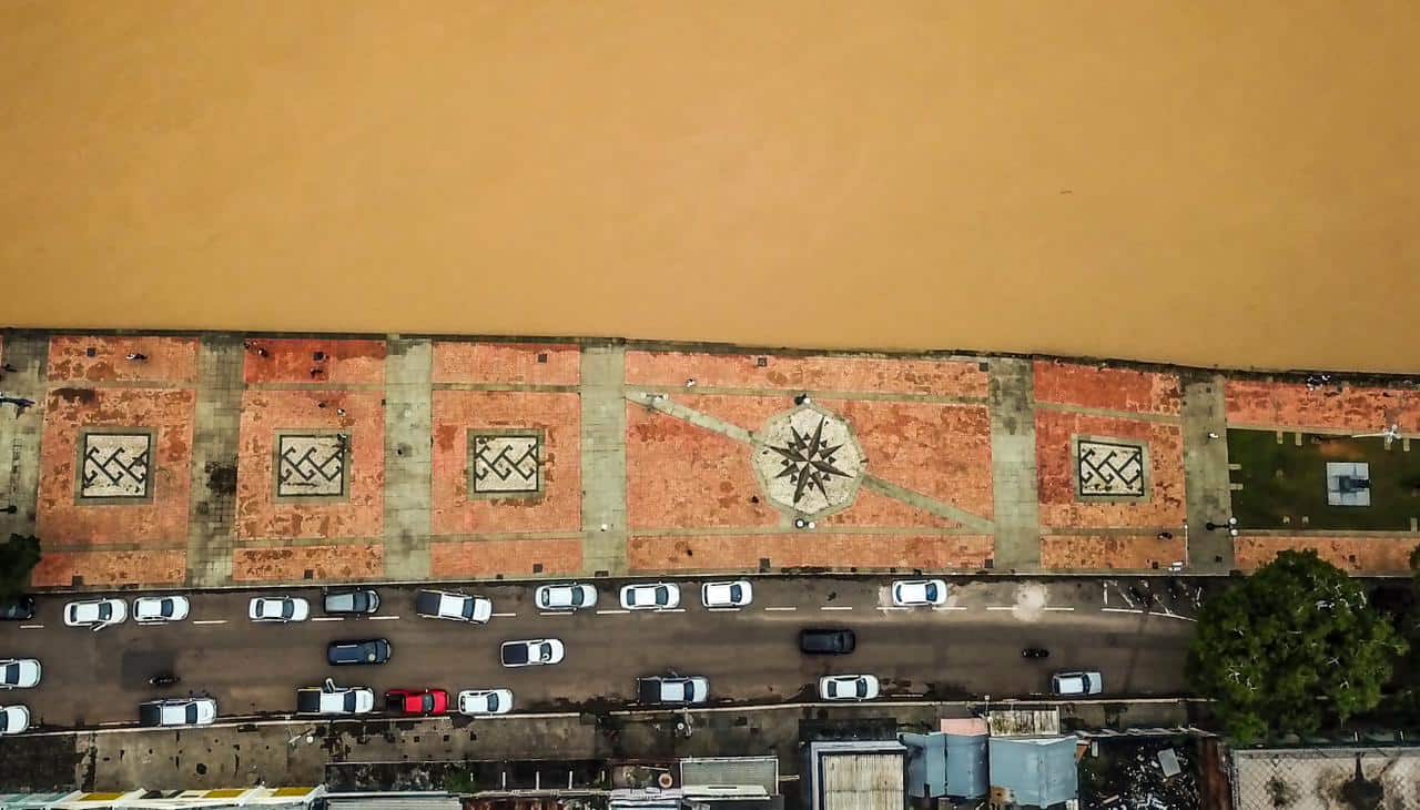 Río Acre, na capital, continua subindo e registra 16,80 metros; 2 mil estão desabrigados