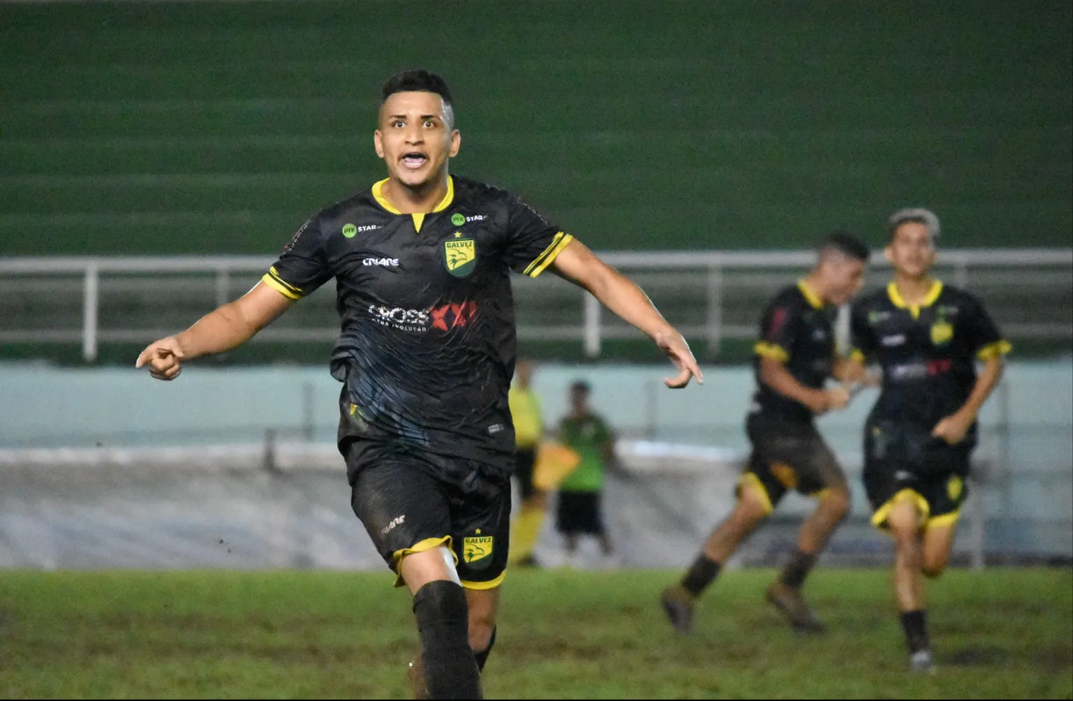 No apagar das Luzes, Humaitá arranca empate contra o Galvez no returno