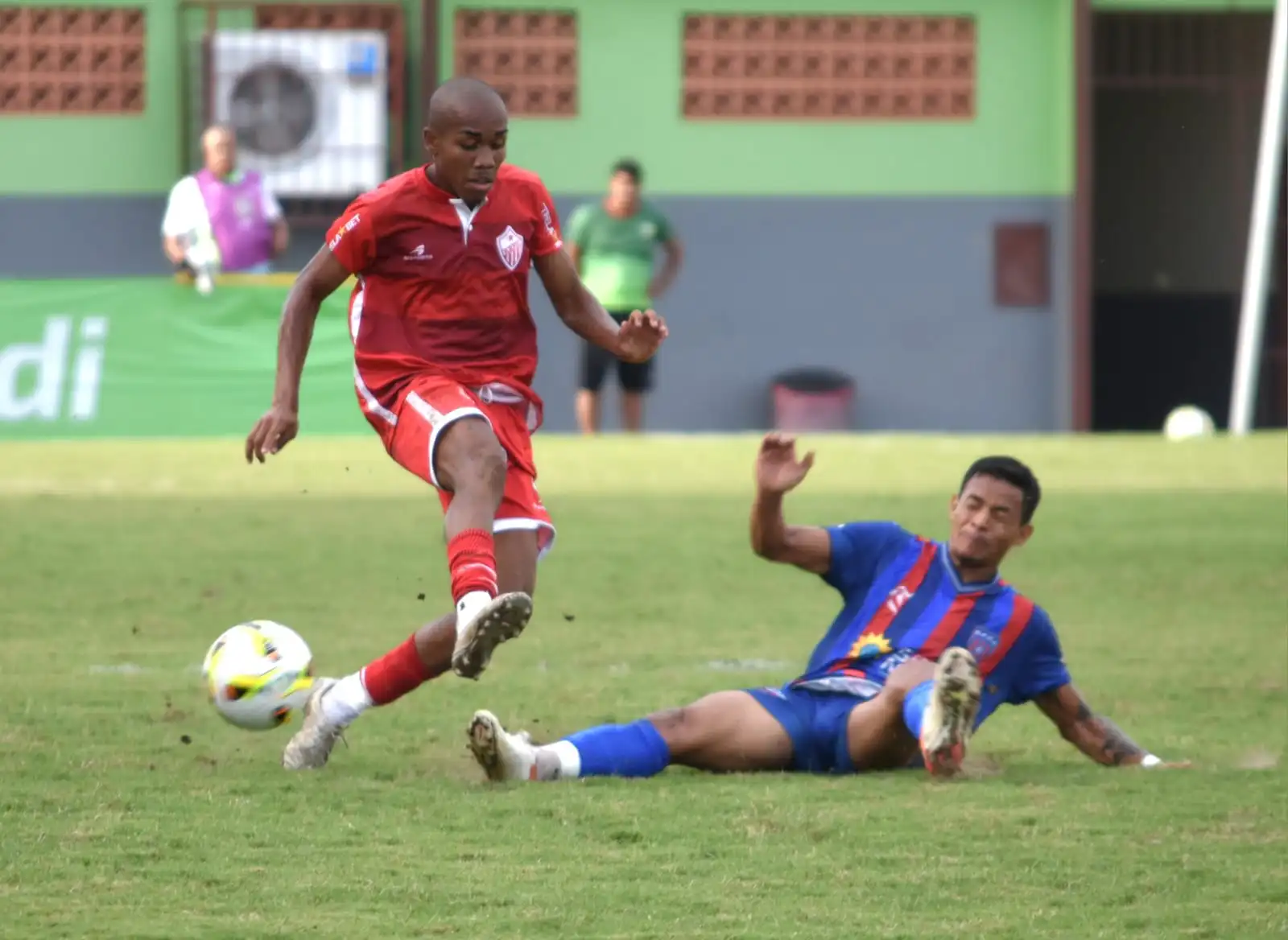 Rio Branco tira a invencibilidade do São Francisco com 2 a 0 e lidera o returno