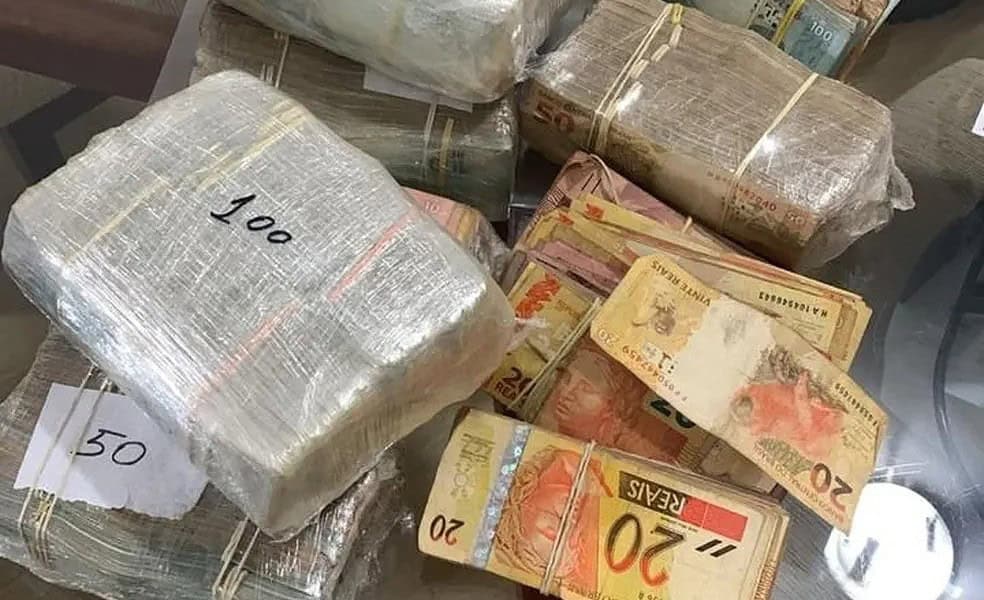 WhatsApp Image 2023-04-12 at 15.05.11 WhatsApp Image 2023-04-12 at 15.05.11