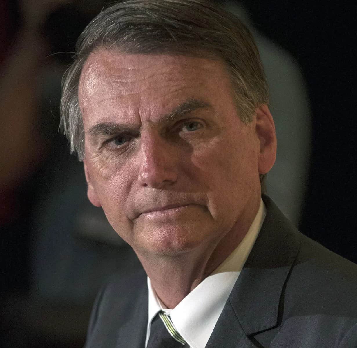 Bolsonaro diz que compartilhou sem querer vídeo que questionava sistema eleitoral