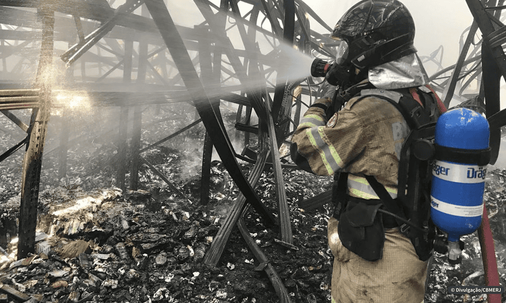 bombeiro rio de janeiro bombeiro rio de janeiro
