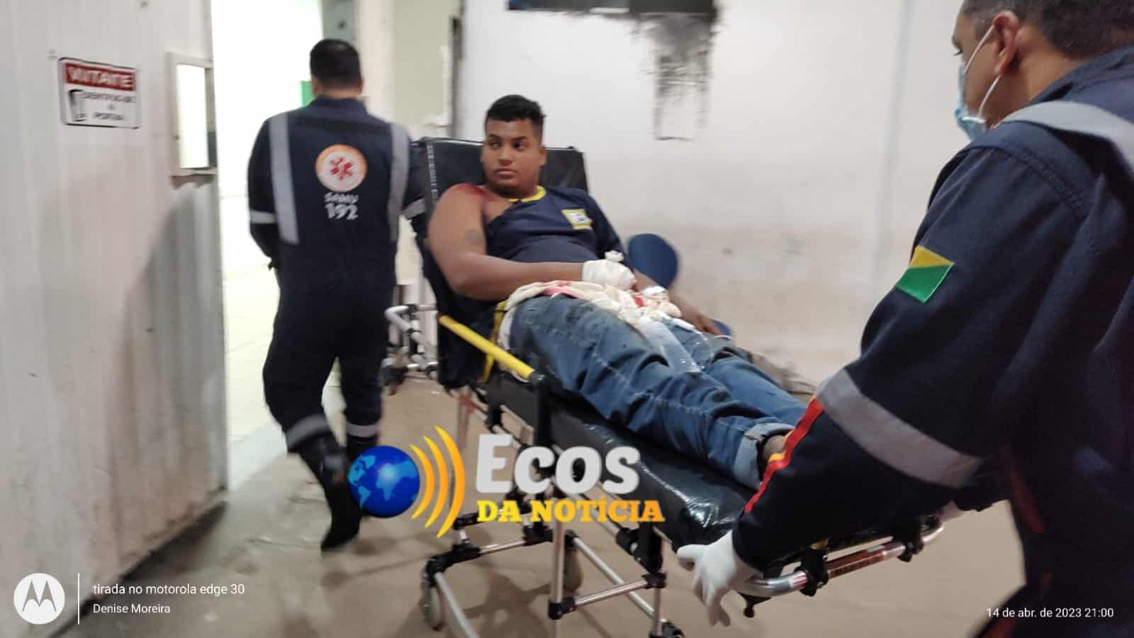 Carro invade preferencial e deixa motociclista ferido na Estrada do Calafate