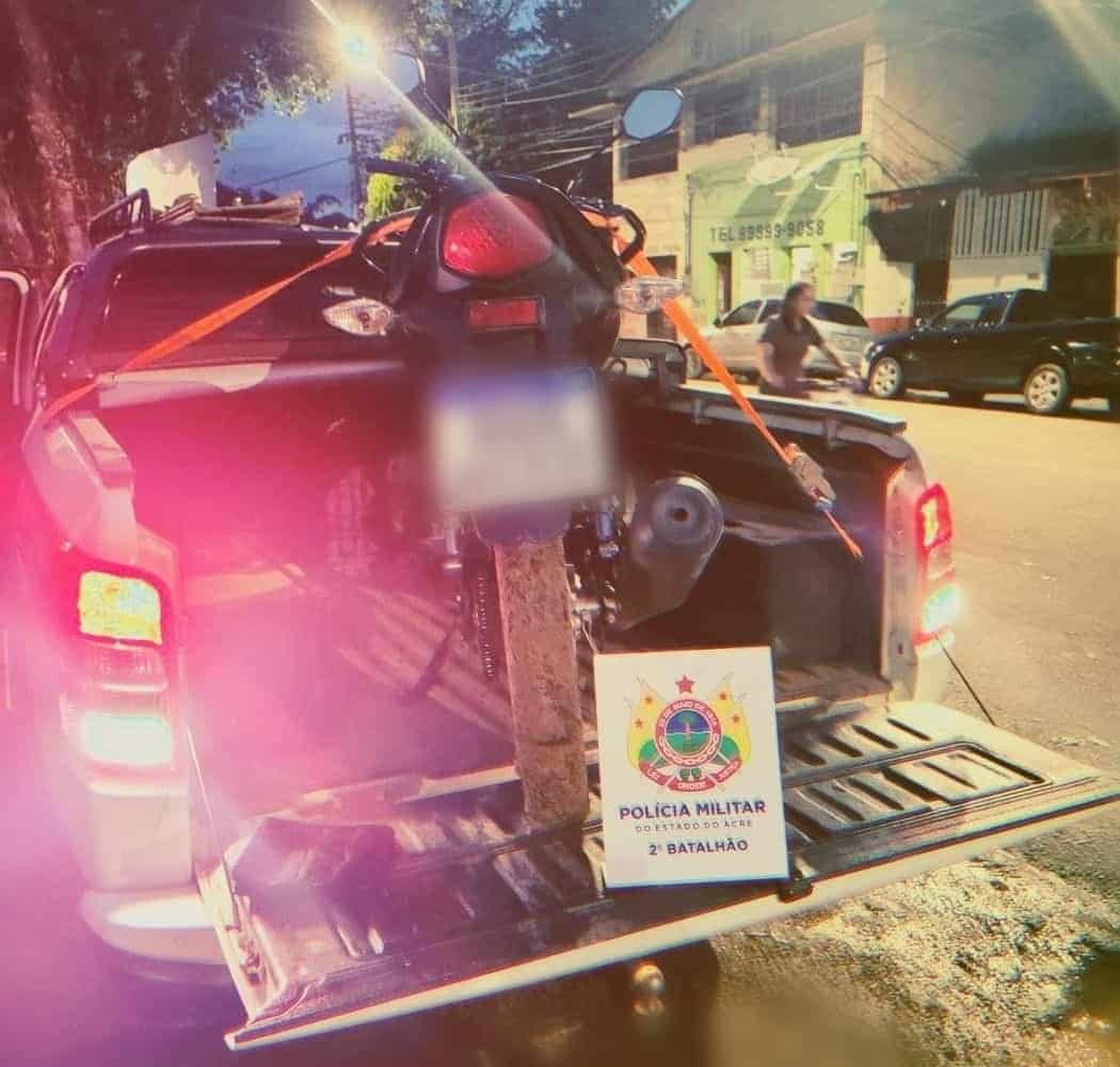 Polícia Militar recupera moto pouco antes de ser desmontada