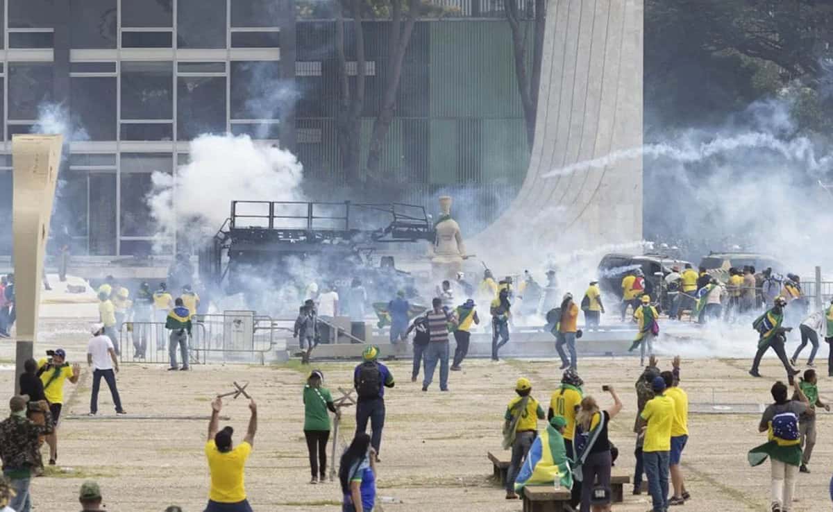 PF cumpre mandados em operação que investiga atos terroristas em Brasília