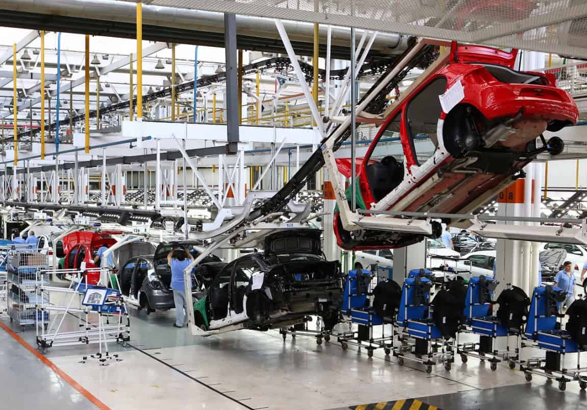 Governo vai anunciar medidas para reduzir preço do carro popular nesta quinta-feira