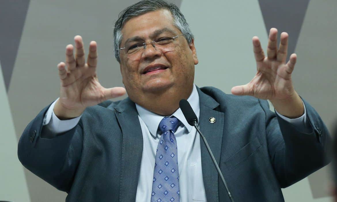Ministro Flávio Dino diz que pacificação do país tem de ser centrada no respeito à lei