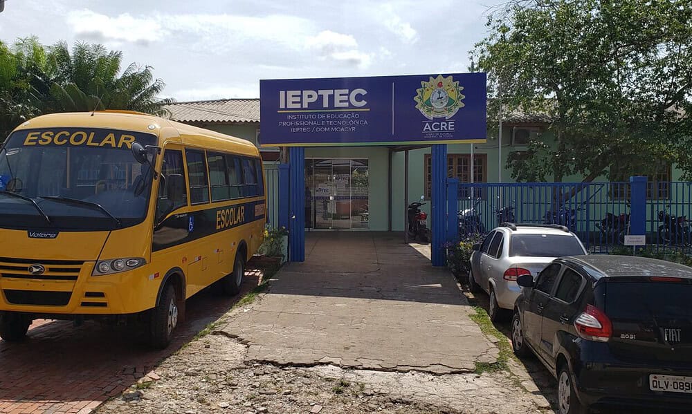 FACHADA-IEPTEC-2-1536×747 FACHADA-IEPTEC-2-1536x747