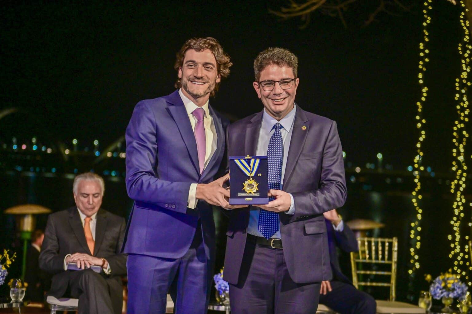 Governador é homenageado com medalha da Associação Nacional dos Procuradores