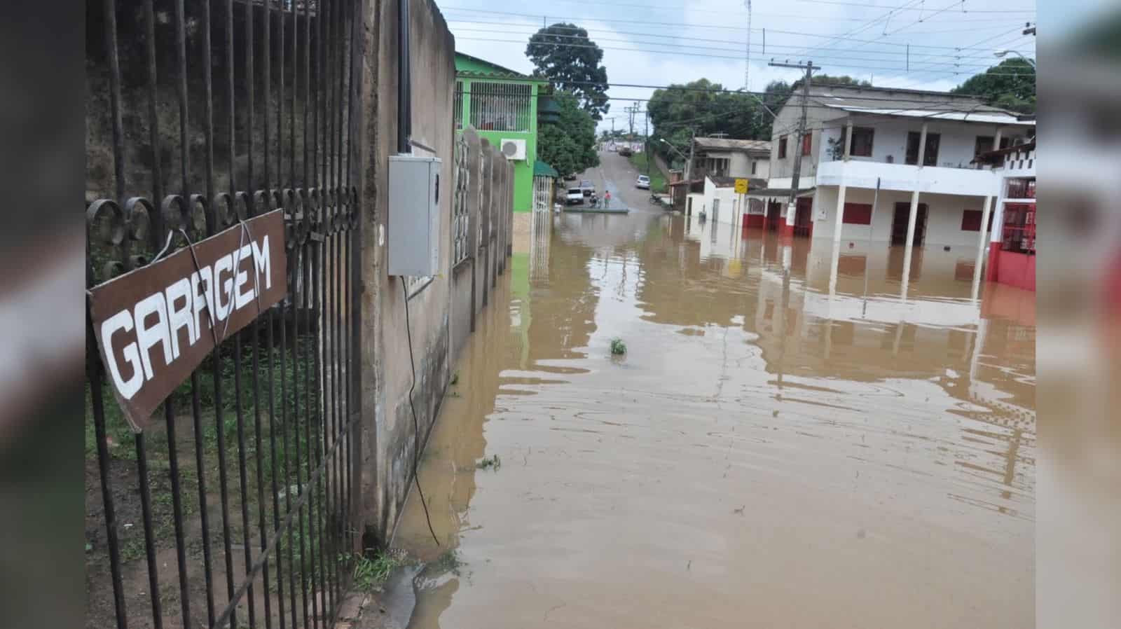 Atingidos por alagação em Rio Branco podem pedir saque do FGTS até 8 de agosto