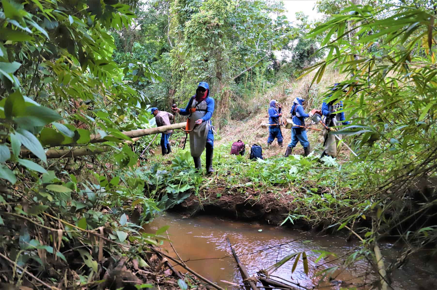 Prefeitura de Rio Branco continua com a limpeza semanal dos igarapés da capital