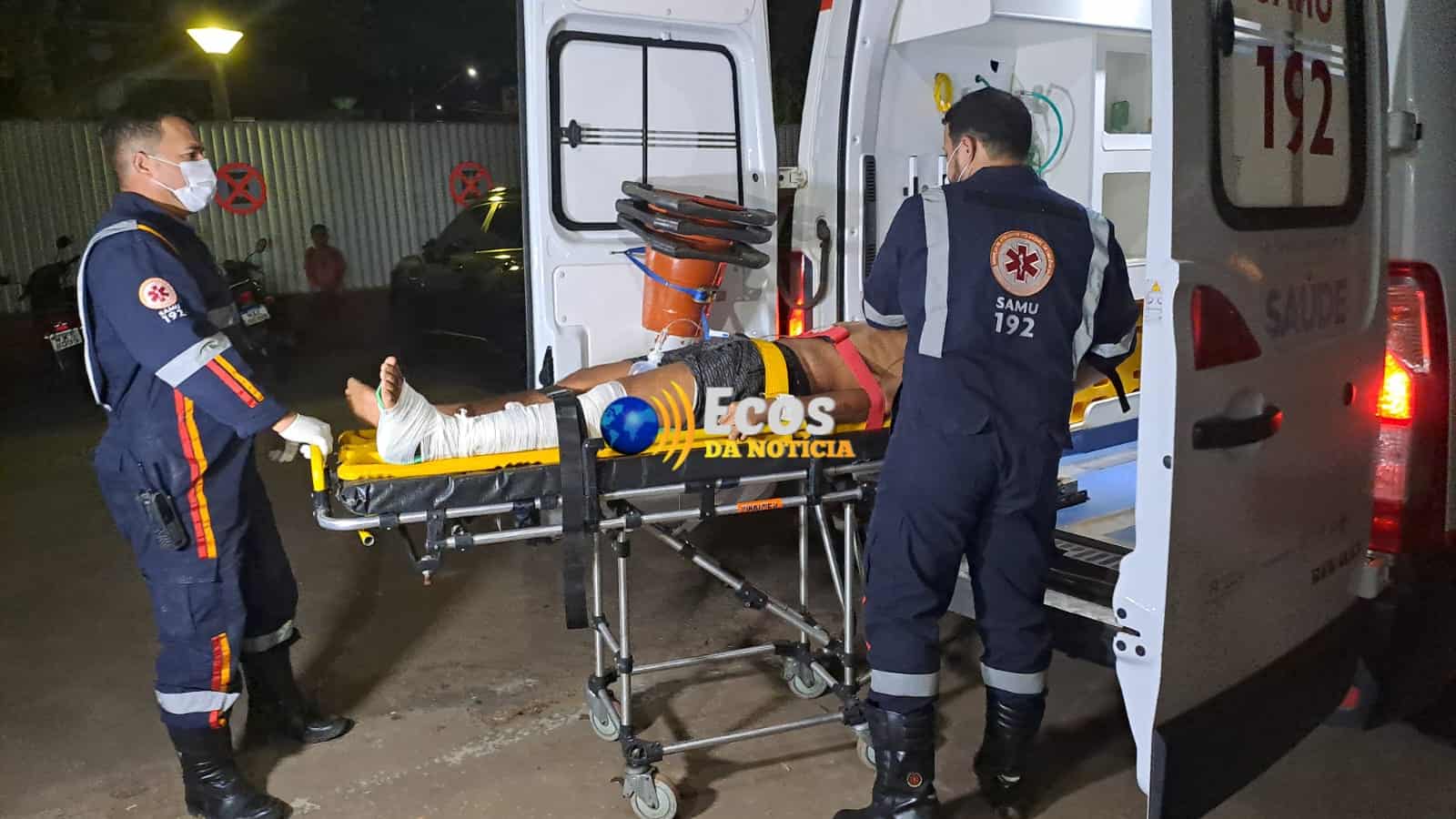 Jovem é arremessado em matagal ao ser atingido por motocicleta na estrada do Quixadá, na capital