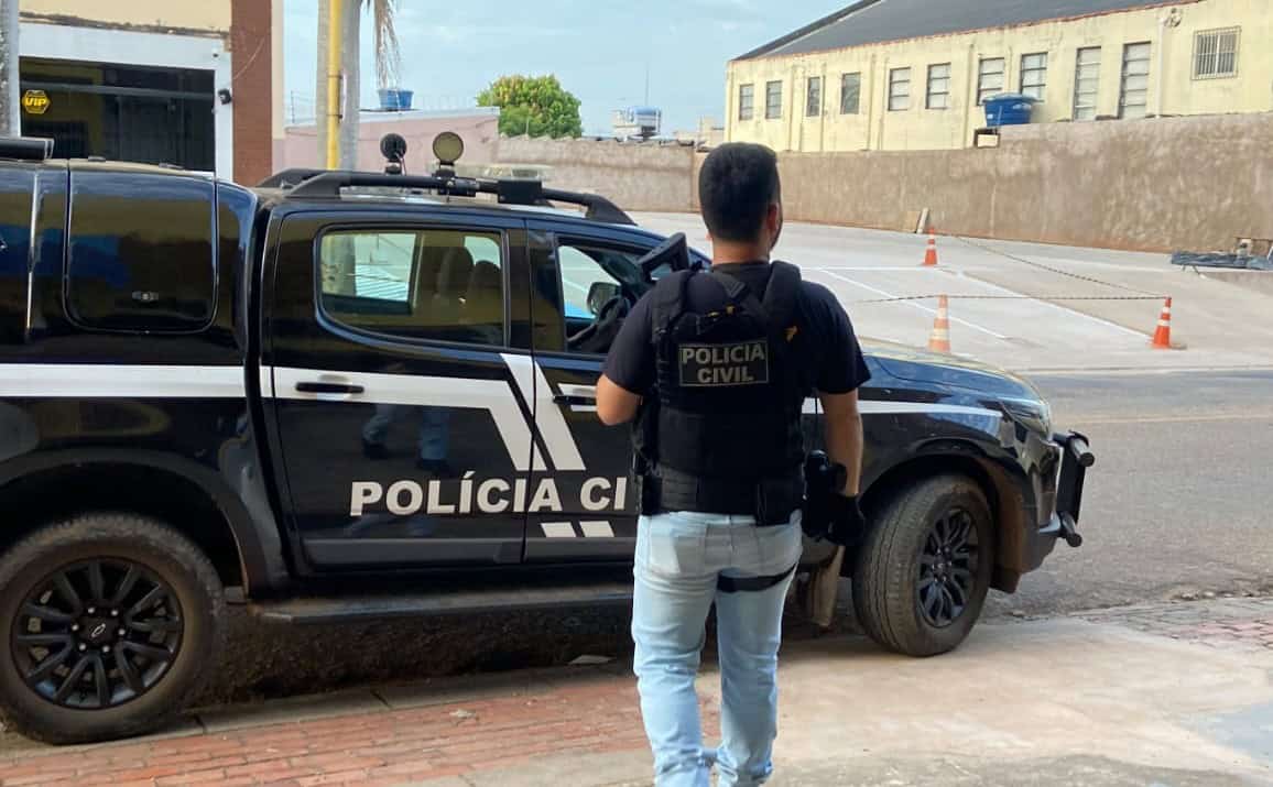 Polícia cumpre 11 mandados de busca e apreensão em 7 bairros