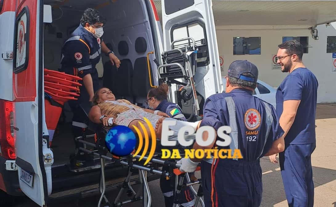 Motociclista colide na traseira de ônibus e fica ferida na Transacreana