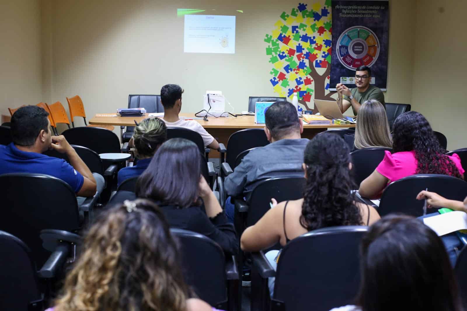 Saúde promove oficina sobre testes rápidos, medicação, prevenção e tratamento do HIV