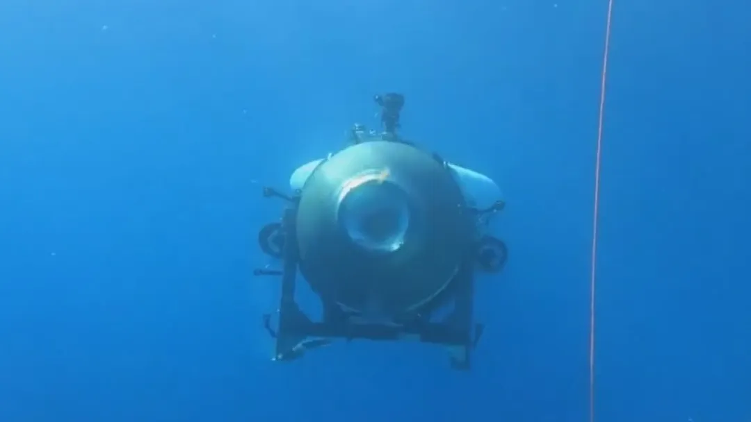 Submarino desaparecido deve ter menos de 20 horas de oxigênio, diz contra-almirante