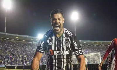 hulk-celebra-gol-contra-o-cruzeiro_1_42588 hulk-celebra-gol-contra-o-cruzeiro_1_42588