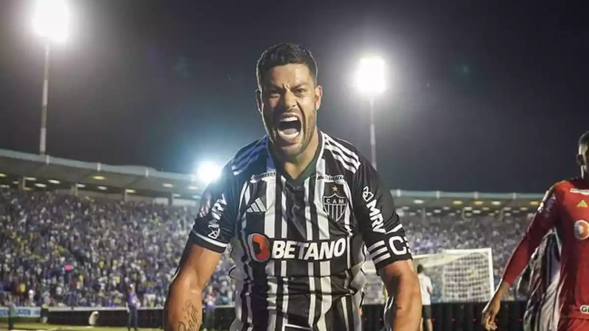 Atlético-MG derrota o Cruzeiro por 1 a 0 , com gol do Hulk
