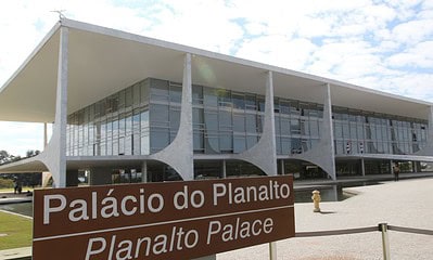 Palácio do Planalto na Praça dos Três Poderes em Brasília Palácio do Planalto na Praça dos Três Poderes em Brasília