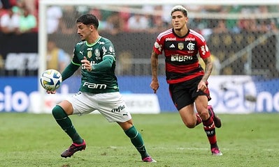 52655955583_3569976e6a_o O jogador Joaquín Piquerez, da SE Palmeiras, em jogo contra a equipe do CR Flamengo, durante partida válida pela final da Supercopa do Brasil, no Estádio Mané Garrincha. (Foto: Cesar Greco/Palmeiras/by Canon)