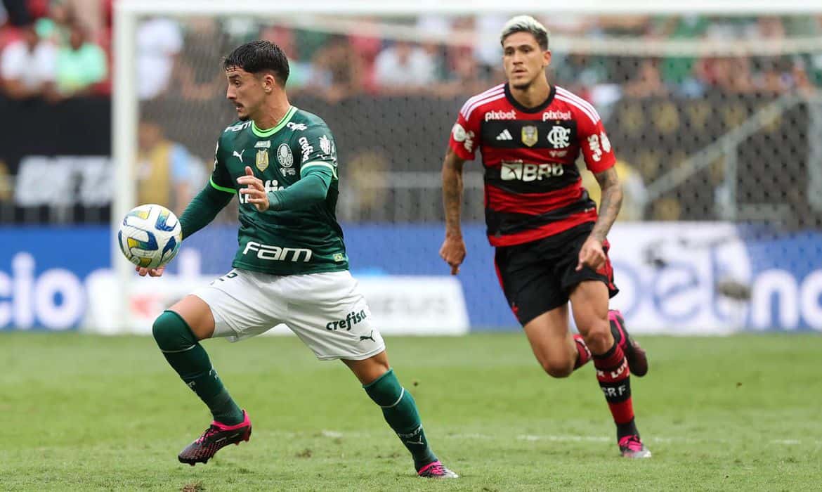 Palmeiras x Flamengo: horário e escalações,onde assistir ao vivo