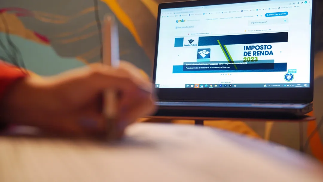 IR 2023: Receita abre consulta a 3º lote na segunda e paga R$ 7,5 bi em restituições