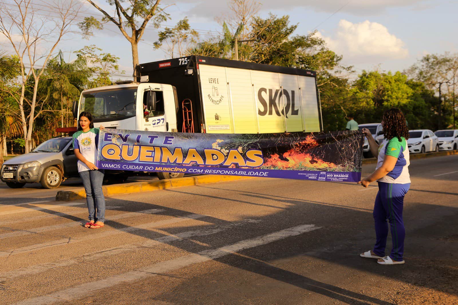 Prefeitura realiza blitz educativa com alunos da escola Zuleide Pereira de Souza