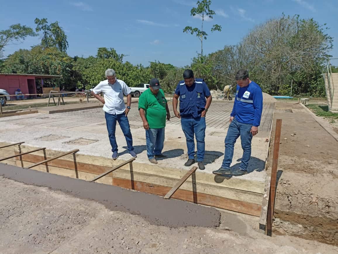 Governo vistoria obra de ampliação do sistema de abastecimento de água de Xapuri