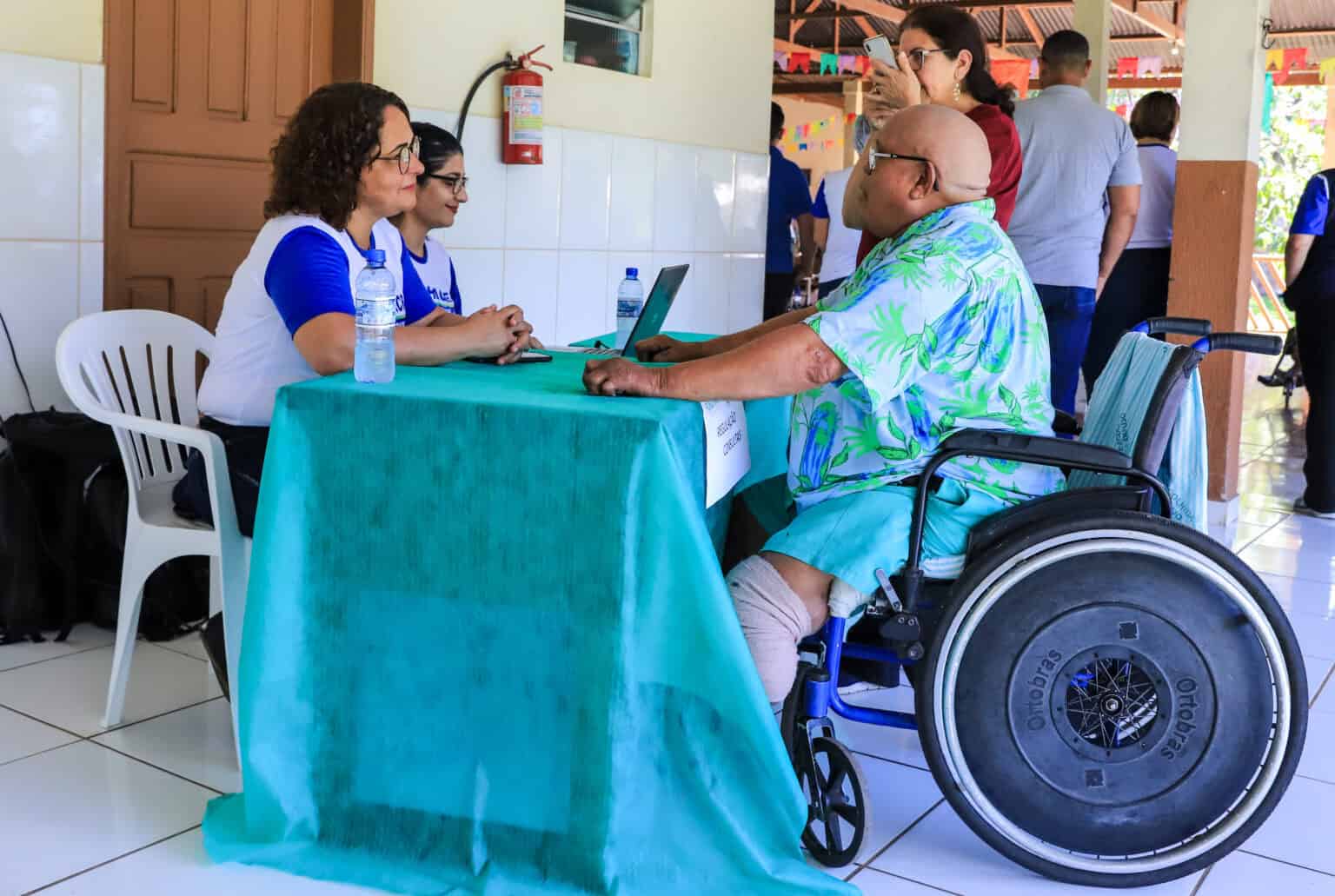 Fundhacre produz e entrega próteses e órteses aos internos da Casa Souza Araújo